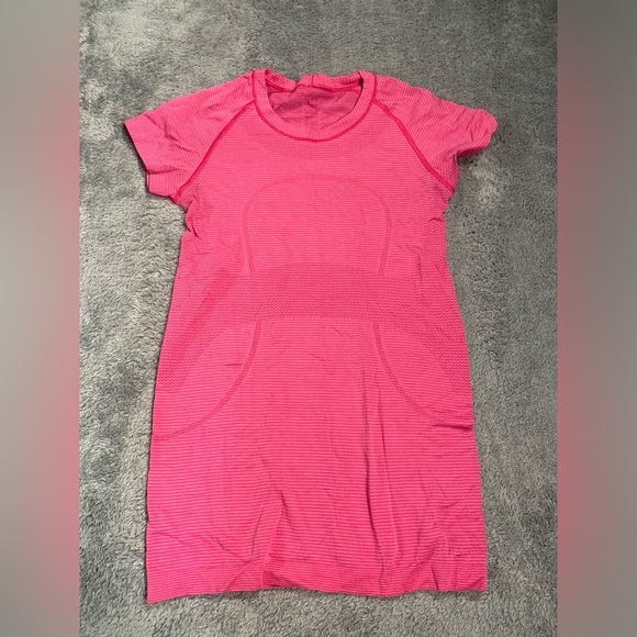 lululemon athletica Pink swiftly tech tee - Picture 1 of 6